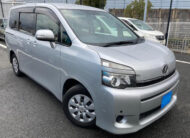 TOYOTA VOXY X