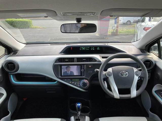 TOYOTA AUQA
