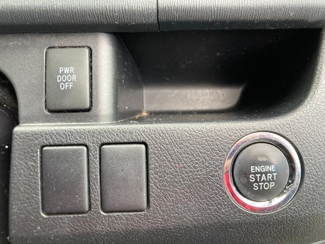 TOYOTA VOXY X