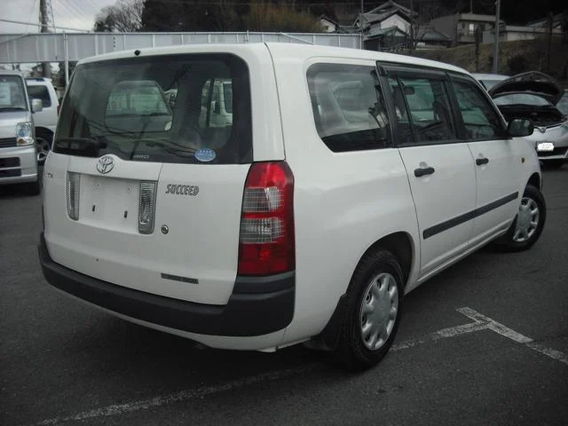 TOYOTA SUCCEED